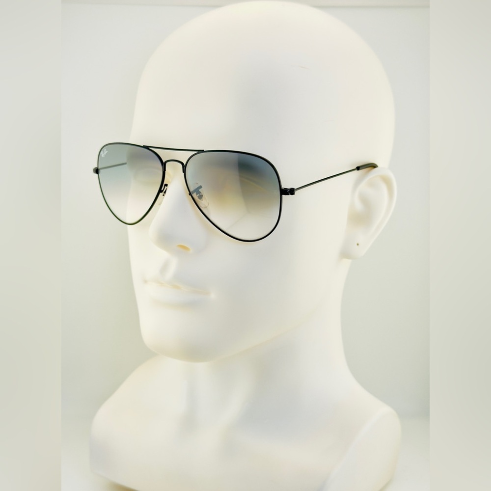 Ray-Ban Aviator Gradient Sunglasses RB3025 Black Frame Light Gray Lenses UNISEX! - Picture 3 of 15